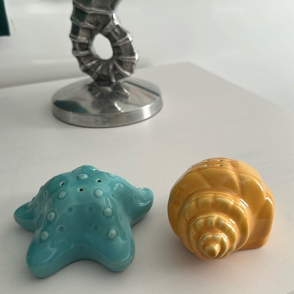 Treasure Craft Coastal Salt and Pepper Vintage Shakers Sea Star and Sea Shell - Picture 2 of 7